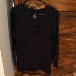 White Stag Elegant Black V-Neck Long Sleeve Top